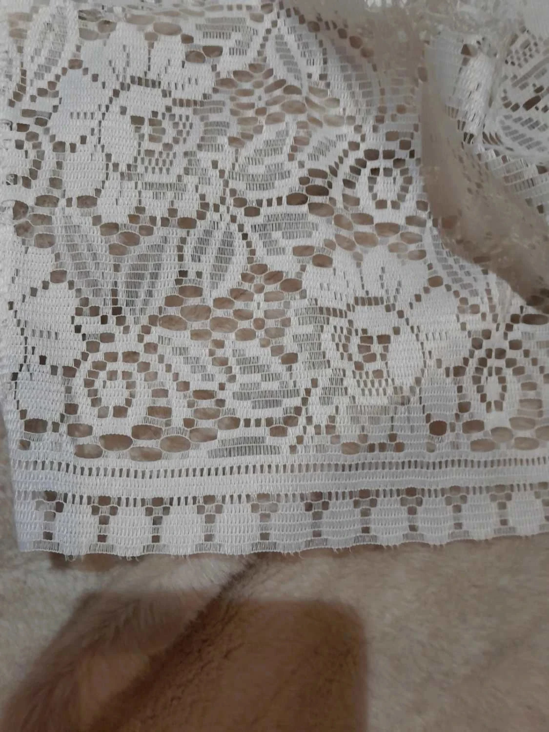 Longo véu de renda branca, mede 135cm X 163cm – photo 4